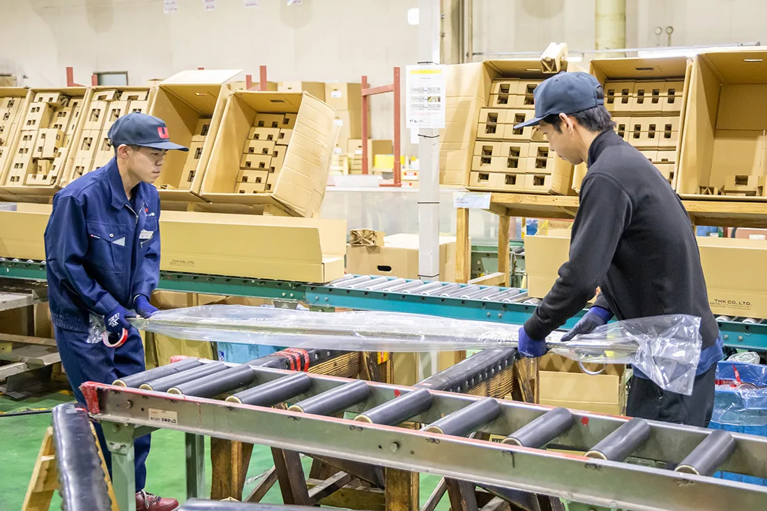 作業をする社員の様子